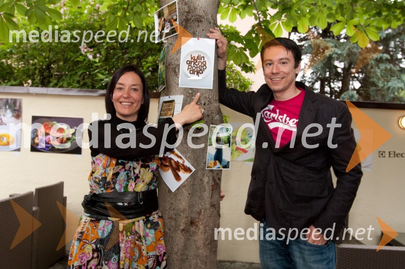 Mateja Jordovič Potočnik, fotografinja in Loni Jovanovič, dizajnerKulinarična potepanja - otvoritev fotografske razstave Mateje Jordovič  Potočnik