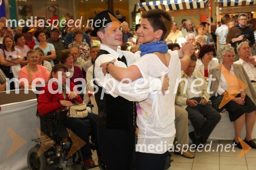 ... in Petra Romih, vodja marketinga v Europarku2. festival narodnozabavne glasbe v Europarku