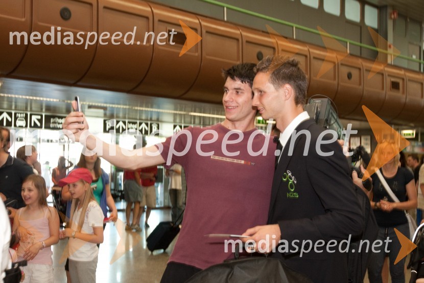 ... in Tim Matavž, član slovenske nogometne reprezentanceOdhod Slovenske nogometne reprezentance v Južno Afriško Republiko