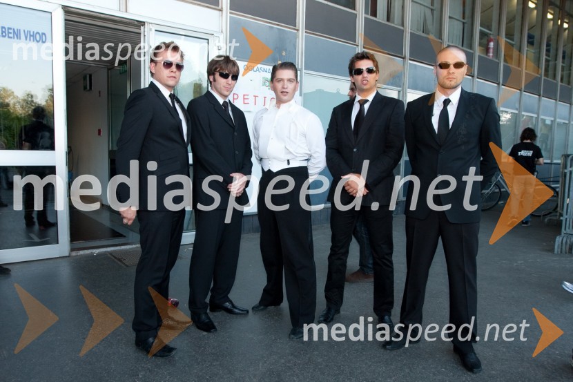 Peter Fileš, plesalec s plesalci v oddajiSlovenija ima talent, finale - Lina Kuduzovič je velika zmagovalka