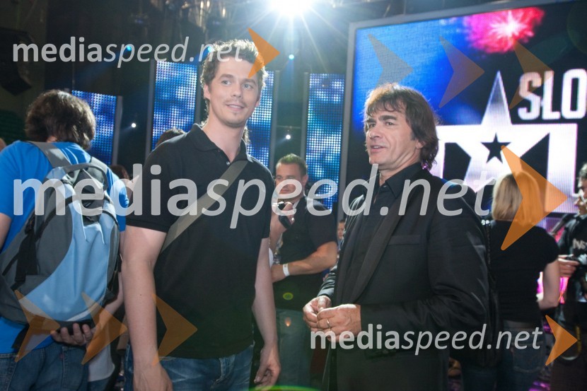 Boštjan Bračič, tekmovalec oddaje Slovenija ima talent in Brane Kastelic, član žirijeSlovenija ima talent, finale - Lina Kuduzovič je velika zmagovalka