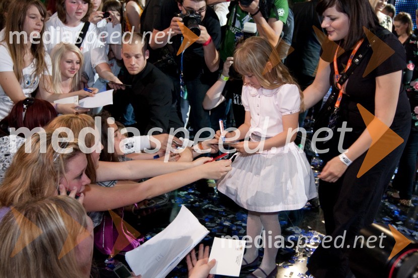 Lina Kuduzović, zmagovalka oddaje Slovenija ima talentSlovenija ima talent, finale - Lina Kuduzovič je velika zmagovalka