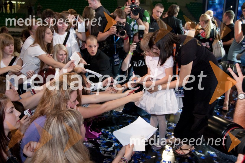 Lina Kuduzović, zmagovalka oddaje Slovenija ima talentSlovenija ima talent, finale - Lina Kuduzovič je velika zmagovalka