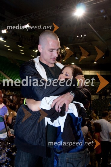 Miha Krušič, koreograf in Mateja Ropoša, novinarkaSlovenija ima talent, finale - Lina Kuduzovič je velika zmagovalka