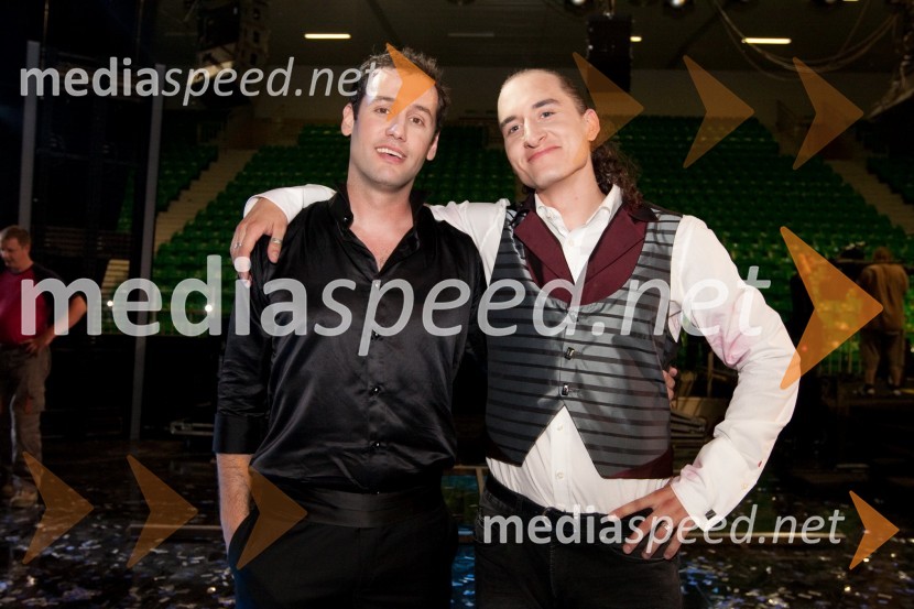 Peter Poles in Vid Valič, voditelja oddajeSlovenija ima talent, finale - Lina Kuduzovič je velika zmagovalka