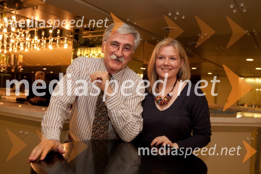 Petar Radović, odgovorni urednik razvedrilnega programa TV Slovenija in Vesna Perona, televizijska producentkaLa Vie en Rose 2010, v znamenju Mojmira Sepeta