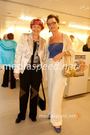 Mojca Senčar, Slovenka leta 2005 ter predsednica Slovenskega združenja za boj proti raku dojk in Elza Budau, pevkaLa Vie en Rose 2010, v znamenju Mojmira Sepeta