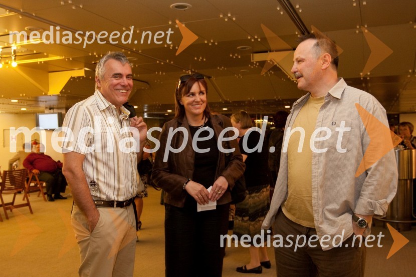 Zoran Predin, pevec, soproga Barbara Lapajne Predin in Jani Kovačič, kantavtorLa Vie en Rose 2010, v znamenju Mojmira Sepeta