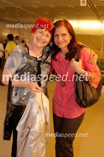 Mojca Senčar, Slovenka leta 2005 ter predsednica Slovenskega združenja za boj proti raku dojk in hči PolonaLa Vie en Rose 2010, v znamenju Mojmira Sepeta