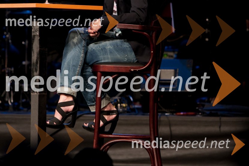 Čevlji Vite MavričLa Vie en Rose 2010, v znamenju Mojmira Sepeta