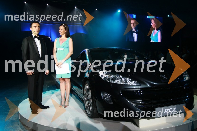Alberic Chopelin, generalni direktor Peugeot Slovenija d.o.o. in Lorella Flego, povezovalka prireditve200 let znamke Peugeot in VIP predstavitev Peugeot RCZ