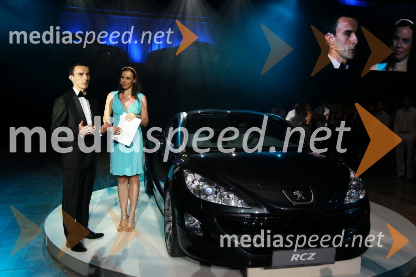 Alberic Chopelin, generalni direktor Peugeot Slovenija d.o.o. in Lorella Flego, povezovalka prireditve200 let znamke Peugeot in VIP predstavitev Peugeot RCZ