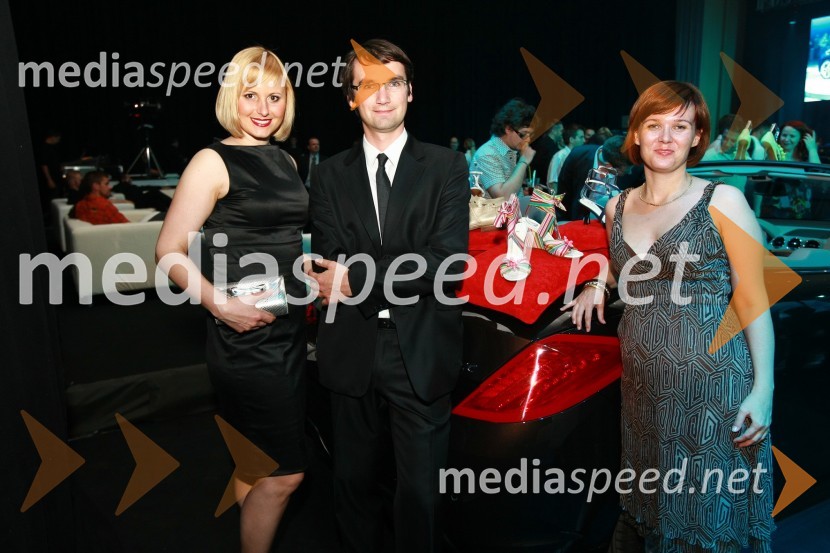 Alja Novak, oblikovalka čevljev ter Gregor Draksler, marketing Peugeot Slovenija d.o.o. in življenjska sopotnica Tina Skočaj200 let znamke Peugeot in VIP predstavitev Peugeot RCZ