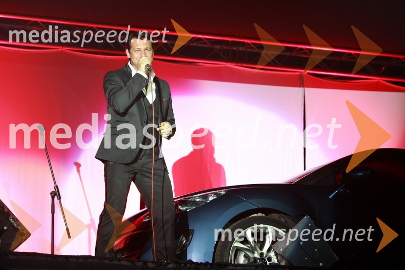 Marko Vozelj, pevec200 let znamke Peugeot in VIP predstavitev Peugeot RCZ