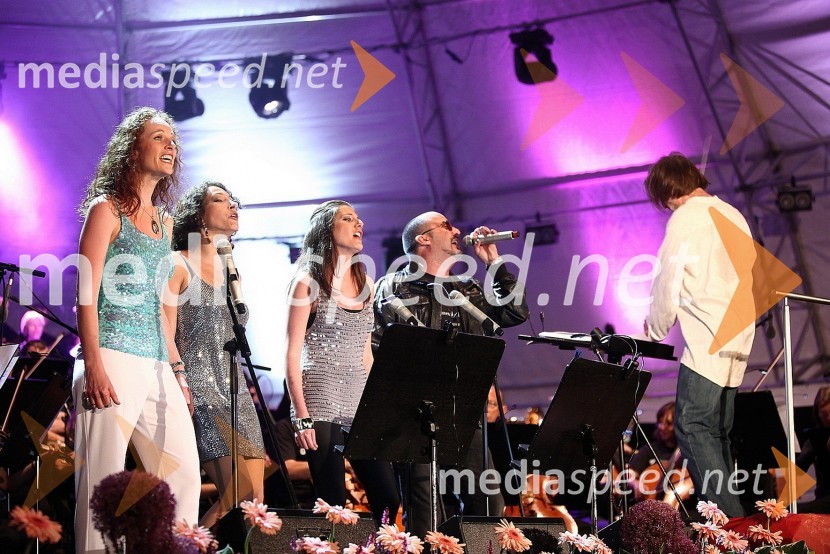 Orkester Slovenske filharmonije, Monika Sramlova, Nikoleta Spalasova in Teresa Halova, pevke ter Tony Cetinski, hrvaški pevecSlovenski filharmoniki in Tony Cetinski, open air koncert