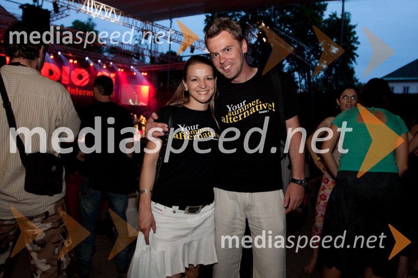 Maja Jenuš, novinarka in Darko Pukl, producentRadio SI night