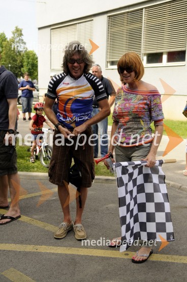 Primož Kališnik, urednik Delove priloge Polet in Maja Oven, direktorica sektorja za tržno komuniciranje in odnose z javnostmi v BTCMaraton Franja 2010