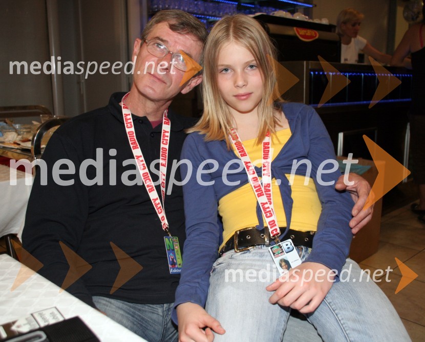 Antun Skrbinac, novinar s hčerko MioRadio City koncert