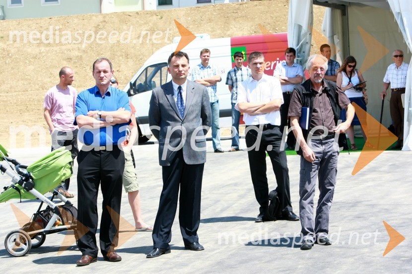 Štefan Čebašek, predsednik Krajevne skupnosti Pirniče in mag. Tomaž Poje, Kmetijski inštitut SlovenijeOdprtje bioplinske elektrarne Organica - Petač