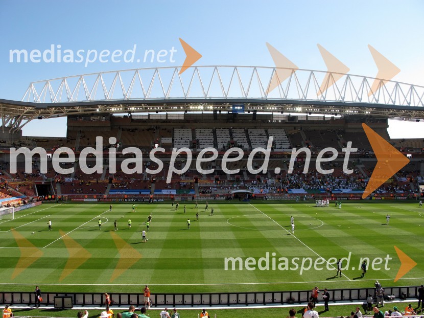 Nogometna tekma Slovenija - Alžirija na stadionu Petra Mokabeja, PolokwaneSP v nogometu kot ga vidi Danilo Steyer, predsednik ZDVVS