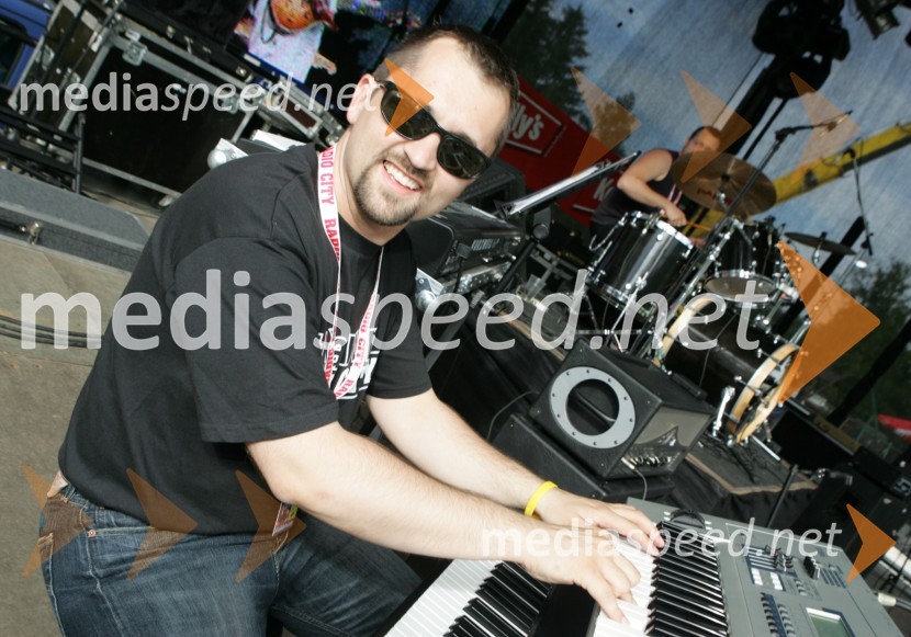 Dejan Vedlin, moderator Radia City in član ekipe Reporter MilanRadio City koncert