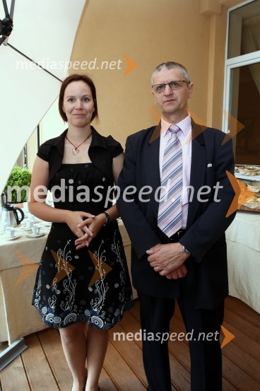 Anja Škerjanc, odgovorna za internet pri Citroën Slovenija d.o.o. in Sadko Mezgec, PR Citroën Slovenija d.o.o.Citroën Slovenija d.o.o., novinarska konferenca