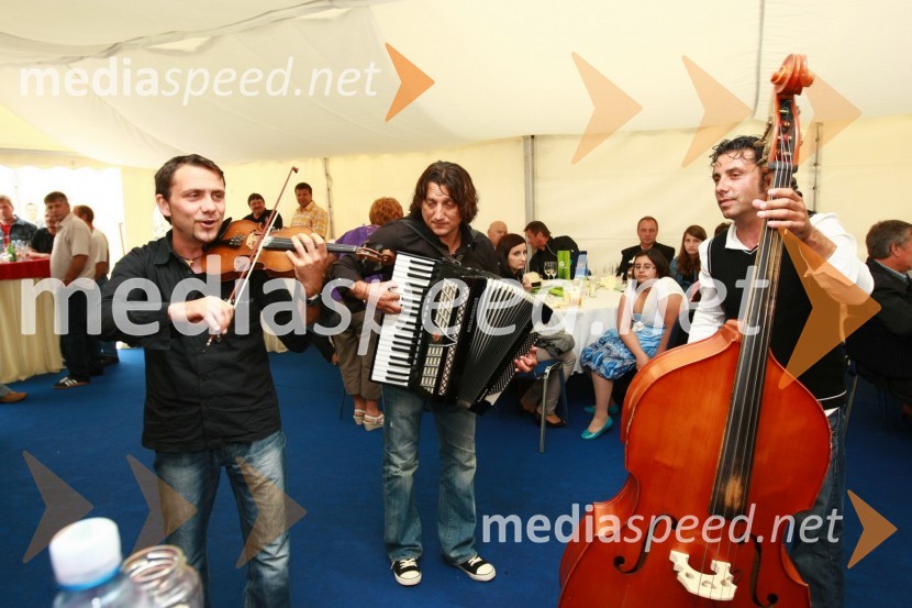 Mišo Kontrec, Štefan Horvat in Jože Kontrec, člani skupine LangaOdprtje - Bioplinska elektrarna Organica - Vargazon 1