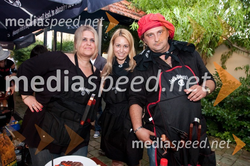 Ekipa Story: Sandra Bratuša, namestnica urednice, Roman Vranješ in Andreja FreyerJack Daniel's BBQ party