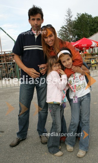 Uroš Razgoršek s soprogo Evo in otrokomaRadio City koncert