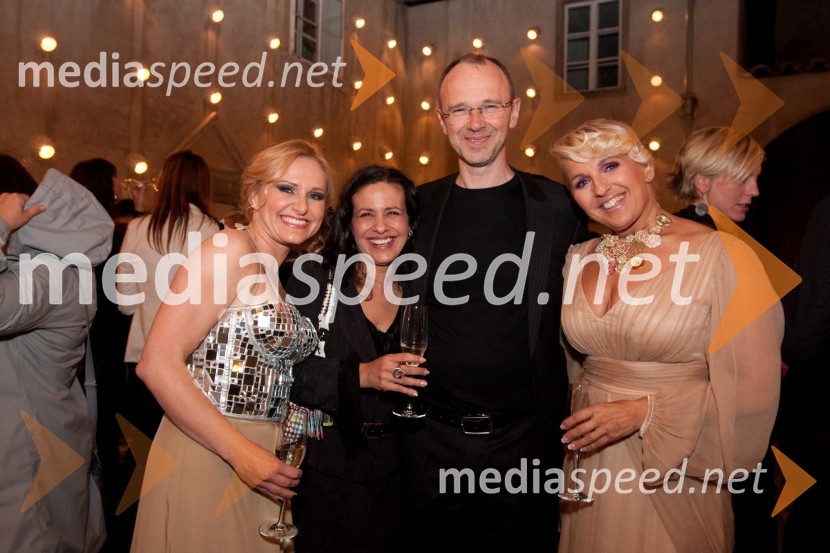 Nuša Derenda, Darja Švajger in Alenka Godec, pevke ter Lojze Krajnčan, dirigent Big Banda RTV SlovenijaPoletna noč 2010, koncert v čast Mojmiru Sepetu