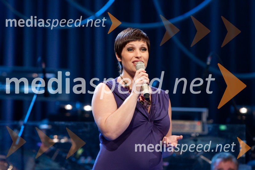 Nuška Drašček, pevkaPoletna noč 2010, koncert v čast Mojmiru Sepetu