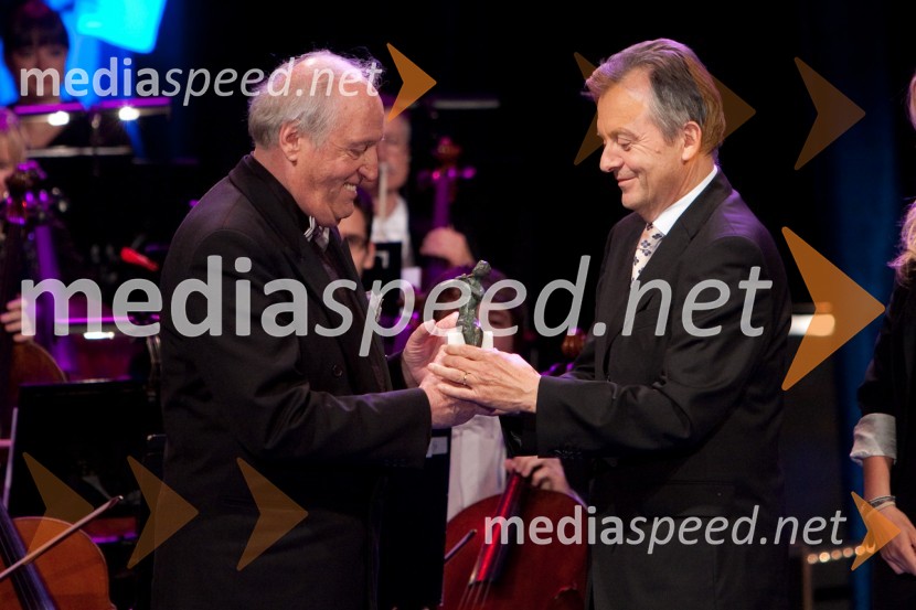 Mojmir Sepe, skladatelj in Anton Guzej, v.d. generalni direktor RTV SlovenijaPoletna noč 2010, koncert v čast Mojmiru Sepetu