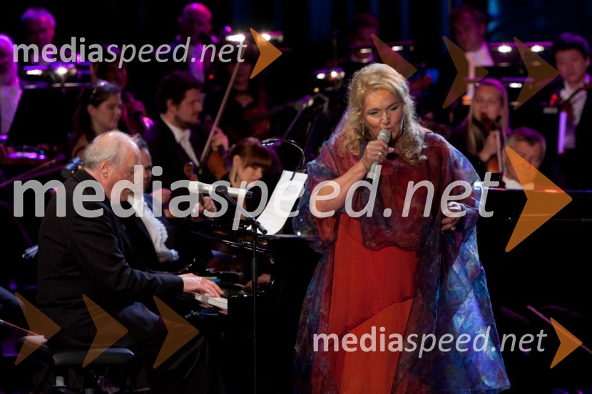 Mojmir Sepe, skladatelj in Elda Viler, pevka  	 
Poletna noč 2010, koncert v čast Mojmiru Sepetu