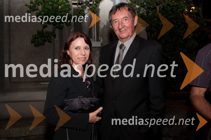 Mojca Jerman, PR RTV SLO ter Janez Čuček, nekdanji voditelj TV Dnevnika in novinarPoletna noč 2010, koncert v čast Mojmiru Sepetu