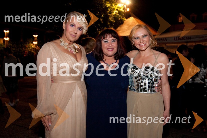Alenka Godec, pevka, Mia Žnidaršič, pevka in Nuša Derenda, pevkaPoletna noč 2010, koncert v čast Mojmiru Sepetu