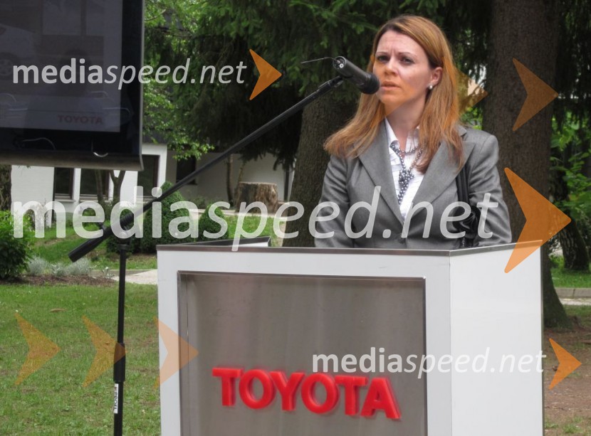 Jasna Baller - Odnosi z javnostmi Toyota SlovenijaToyota Prius plug-in