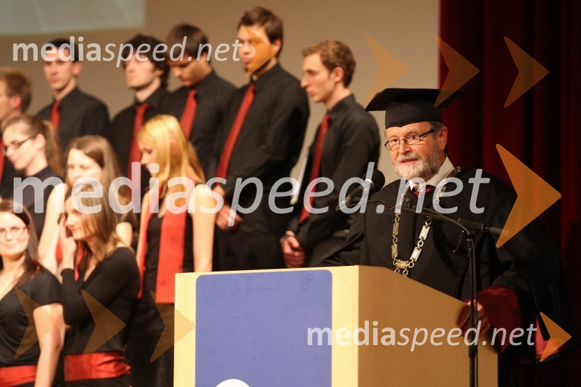 Prof. dr. Ivan Rozman, rektor Univerze v MariboruPrva podelitev diplom diplomantom Medicinske fakultete Univerze v Mariboru