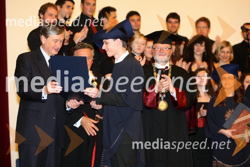 Dr. Danilo Türk, predsednik Republike Slovenije in Gregor Kralj, dr. med., diplomant Medicinske fakultete Univerze v MariboruPrva podelitev diplom diplomantom Medicinske fakultete Univerze v Mariboru