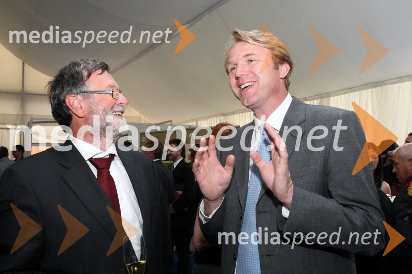 Prof. dr. Ivan Rozman, rektor Univerze v Mariboru in Gregor Golobič, minister za visoko šolstvo, znanost in tehnologijoPrva podelitev diplom diplomantom Medicinske fakultete Univerze v Mariboru