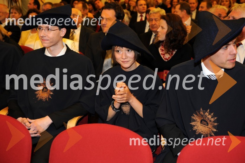 Diplomanti Medicinske fakultete Univerze v MariboruPrva podelitev diplom diplomantom Medicinske fakultete Univerze v Mariboru