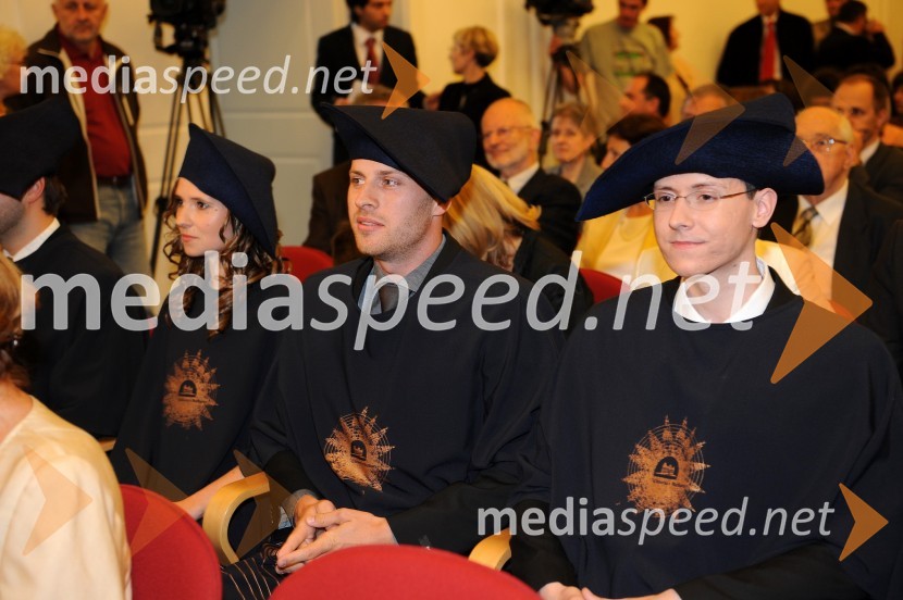 Diplomanti Medicinske fakultete Univerze v MariboruPrva podelitev diplom diplomantom Medicinske fakultete Univerze v Mariboru