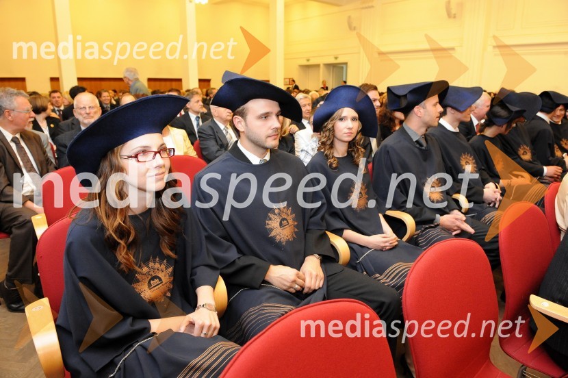 Diplomanti Medicinske fakultete Univerze v MariboruPrva podelitev diplom diplomantom Medicinske fakultete Univerze v Mariboru