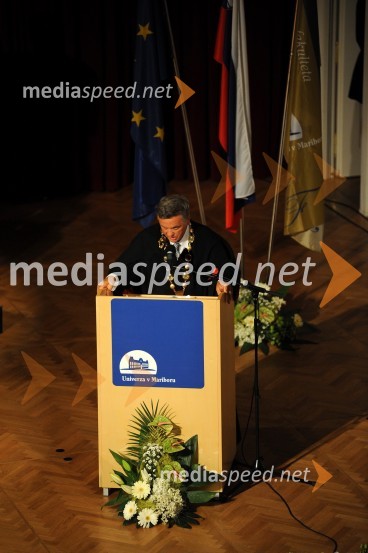 Prof. dr. Ivan Krajnc, dekan Medicinske fakultete Univerze v MariboruPrva podelitev diplom diplomantom Medicinske fakultete Univerze v Mariboru