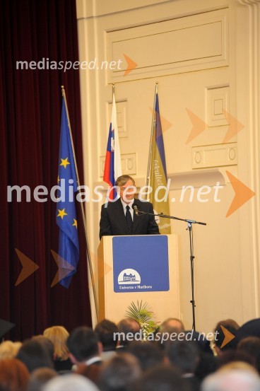 Dr. Danilo Türk, predsednik Republike SlovenijePrva podelitev diplom diplomantom Medicinske fakultete Univerze v Mariboru