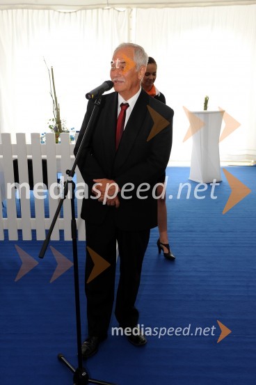 Rudi Moge, nekdanji poslanec DZ in predsednik sveta SNG MariborPrva podelitev diplom diplomantom Medicinske fakultete Univerze v Mariboru