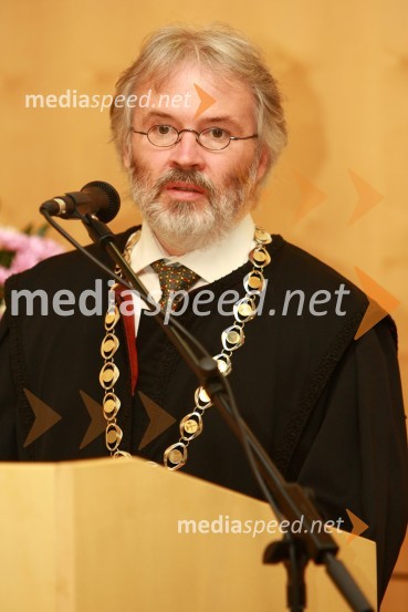 Prof. dr. Samo Bobek, dekan Ekonomsko-poslovne fakultete Univerze v MariboruUniverza v Mariboru: Promocija doktorjev znanosti, junij 2010
