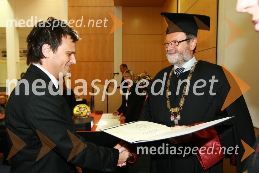Dr. Zoran Mandžuka, Fakulteta za kemijo in kemijsko tehnologijo Univerze v Mariboru in prof. dr. Ivan Rozman, rektor Univerze v MariboruUniverza v Mariboru: Promocija doktorjev znanosti, junij 2010
