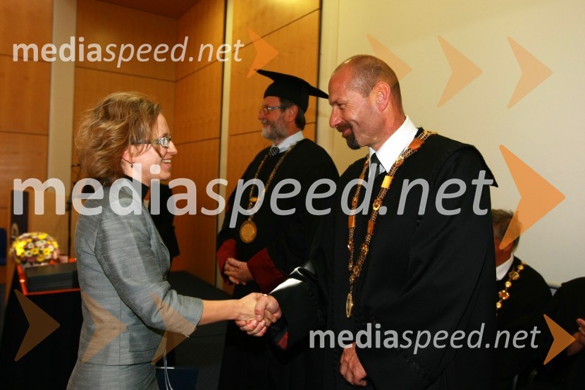 Dr. Mojca Božič, Fakulteta za strojništvo Univerze v Mariboru, prof. dr. Ivan Rozman, rektor Univerze v Mariboru in prof. dr. Niko Samec, dekan Fakultete za strojništvo Univerze v MariboruUniverza v Mariboru: Promocija doktorjev znanosti, junij 2010