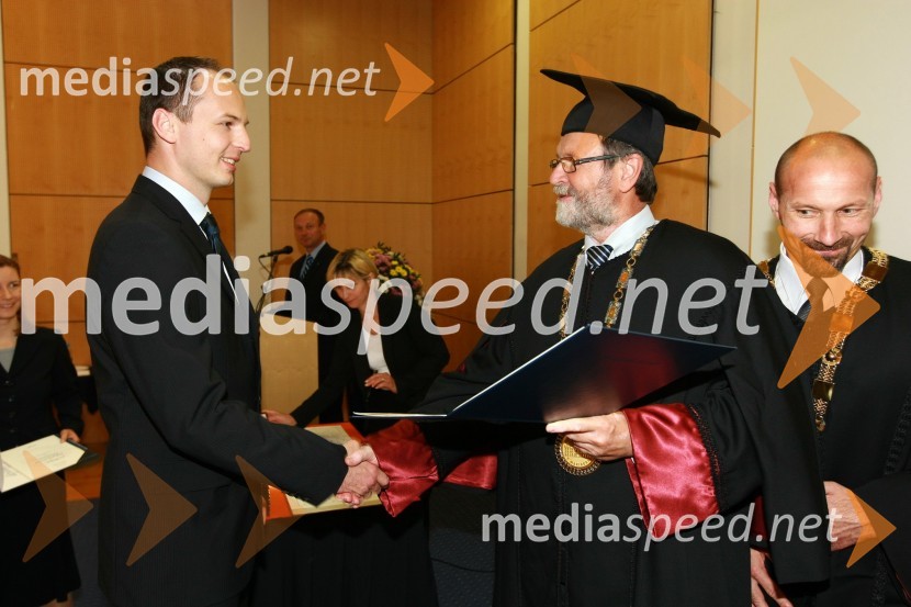 Dr. Matej Rajh, Fakulteta za strojništvo Univerze v Mariboru in prof. dr. Ivan Rozman, rektor Univerze v MariboruUniverza v Mariboru: Promocija doktorjev znanosti, junij 2010