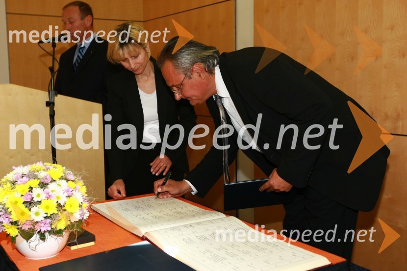 Dr. Matjaž Sajovic, Medicinska fakulteta Univerze v MariboruUniverza v Mariboru: Promocija doktorjev znanosti, junij 2010